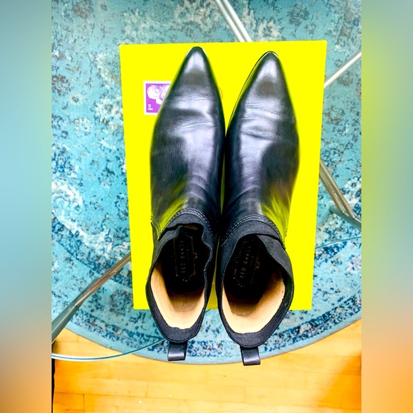 ✨ Ted Baker London✨ Black Leather Chelsea Boot W/Logo Detail - Picture 13 of 15